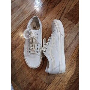 Vans White Low Top Sneakers Woman’s‎ Size 6.5